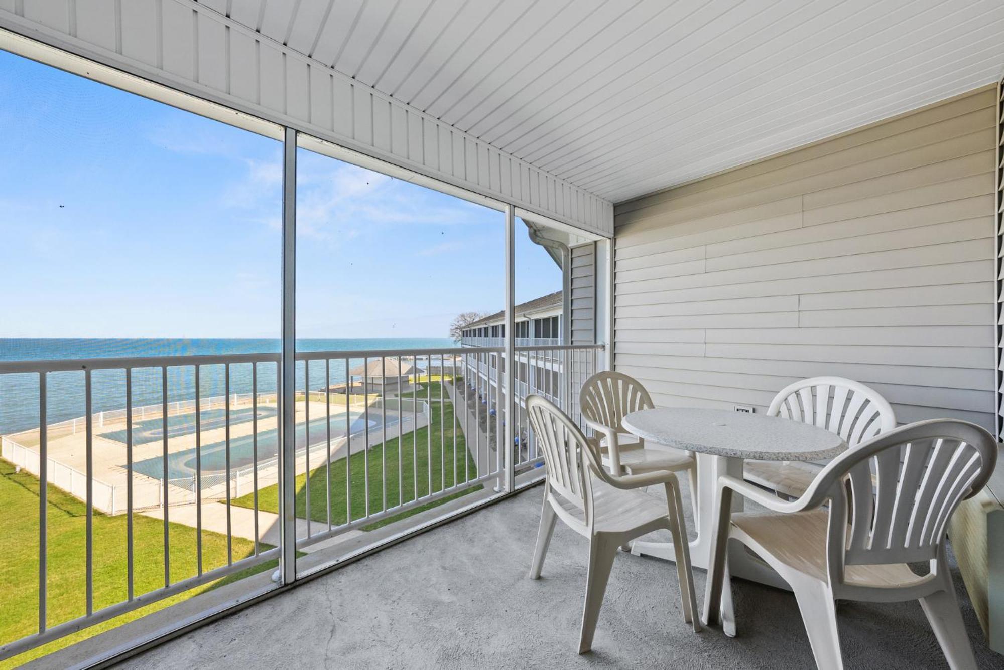 Bayshore Resort At Put-In-Bay Exterior photo