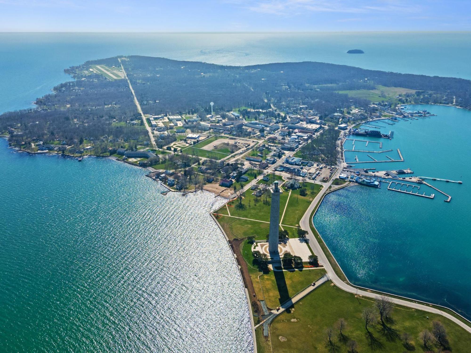 Bayshore Resort At Put-In-Bay Exterior photo